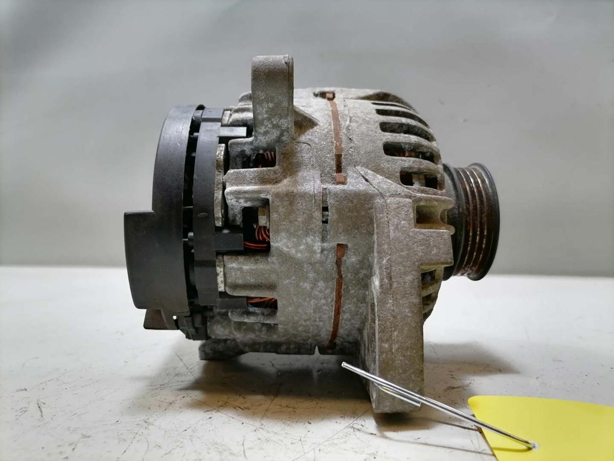 Renault Twingo 2 original Lichtmaschine Generator 1,2 56KW Bj.2009